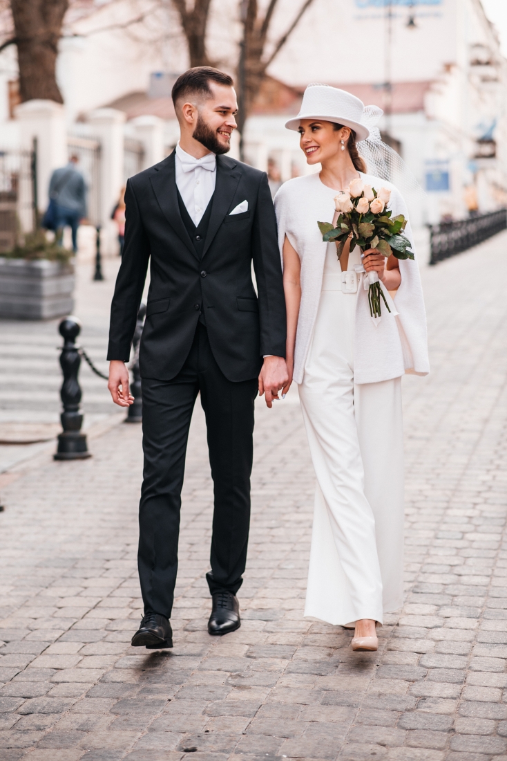 Свадебное платье Свадебный комбинезон  ретро белое, из атласа, миди, в пол, фото, коллекция 2021