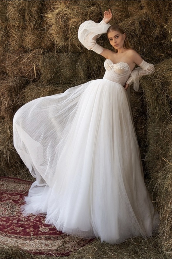 Свадебное платье Esmeralda  а-силуэт (принцесса) белое, из фатина, длинное, в пол, пышное, подходит беременным, фото, коллекция 2024