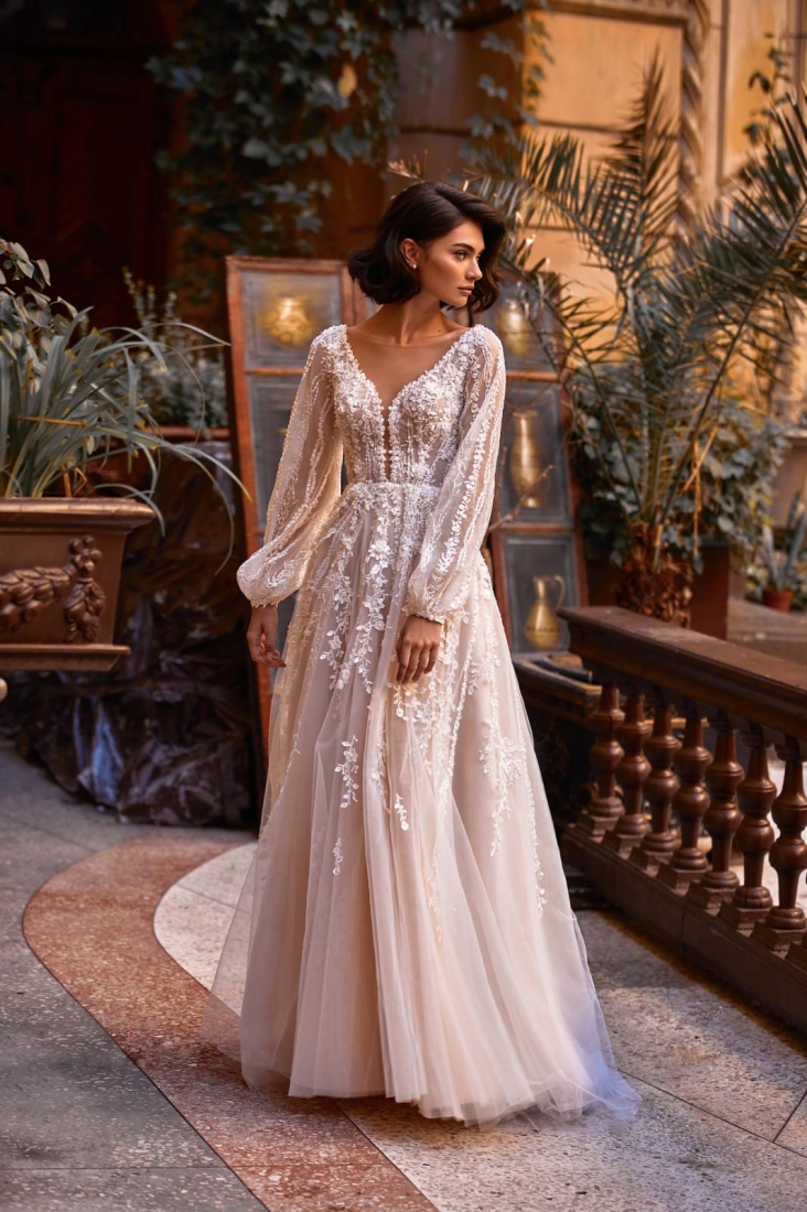 Свадебное платье Кисс а-силуэт (принцесса) айвори, закрытое, длинное, в пол, пышное, большого размера, фото, коллекция 2023