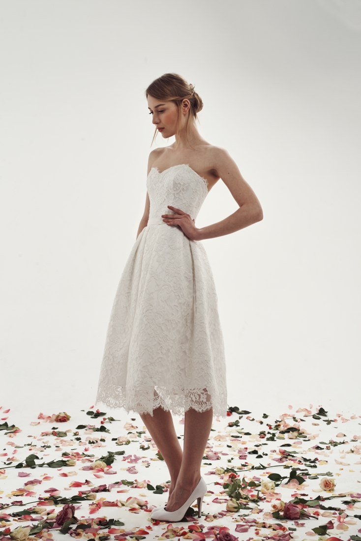Свадебное платье Cью а-силуэт (принцесса) белое, короткое, фото, коллекция 2015