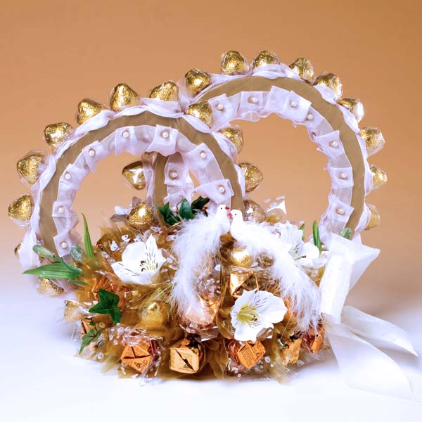 Букет невесты из конфет для нетрадиционной свадьбы