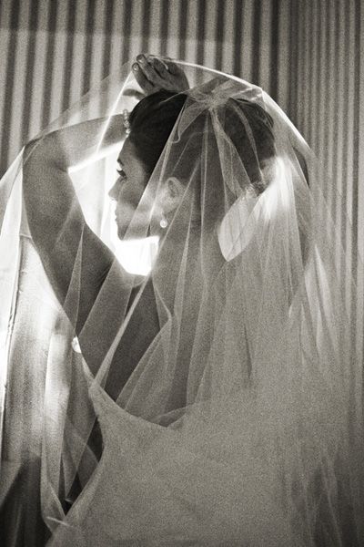 Сборы жениха и невесты: как превратить это в увлекательную фотосессию. Фото 18
