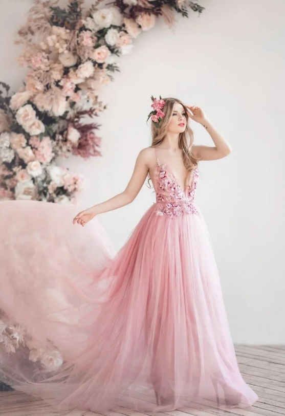 Свадебные платья розового цвета 2023. Фото 22