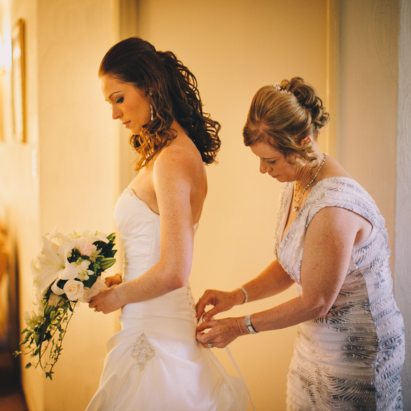 Сборы жениха и невесты: как превратить это в увлекательную фотосессию. Фото 12