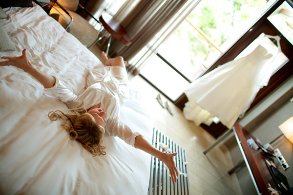 Сборы жениха и невесты: как превратить это в увлекательную фотосессию. Фото 1