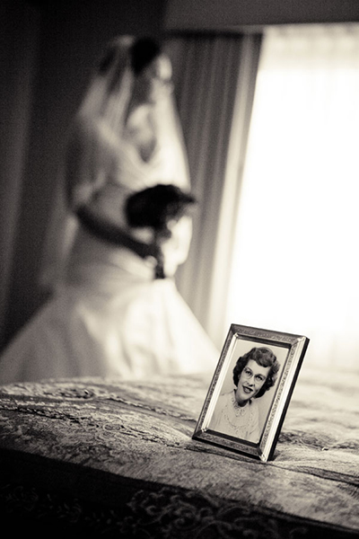 Сборы жениха и невесты: как превратить это в увлекательную фотосессию. Фото 15