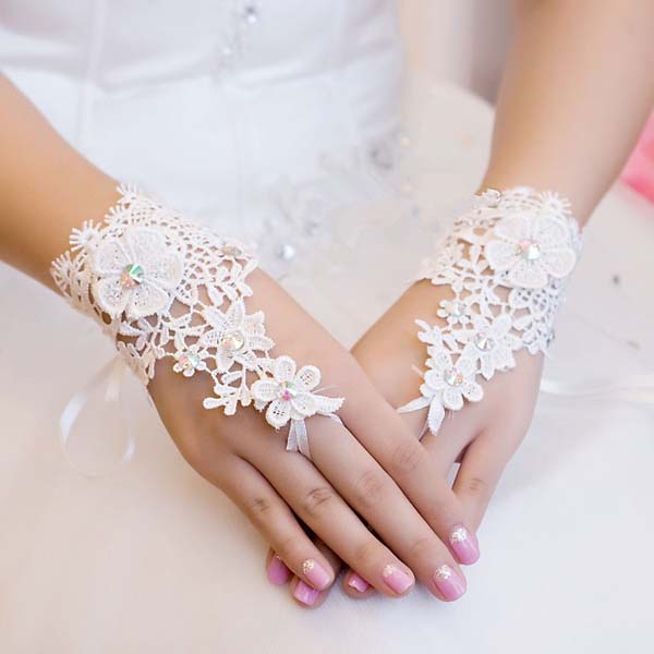 Свадебные перчатки, или Как создать законченный и элегантный образ невесты. Фото 13