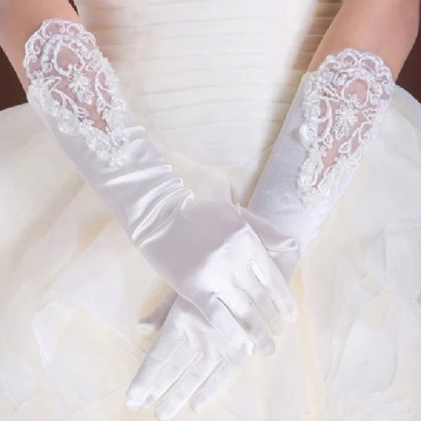 Свадебные перчатки, или Как создать законченный и элегантный образ невесты. Фото 16
