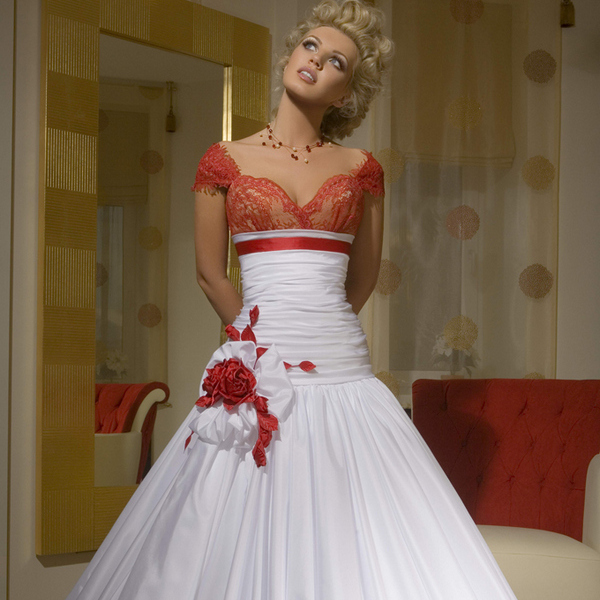 Бело-красное свадебное платье: новый взгляд на традиционный наряд невесты. Фото 8
