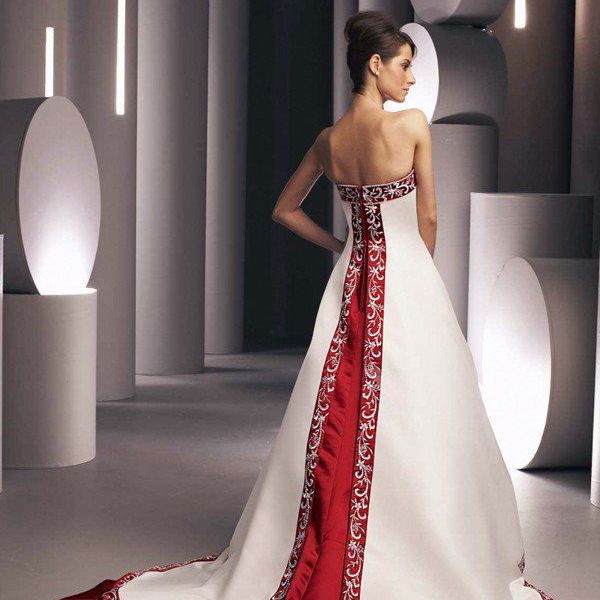 Бело-красное свадебное платье: новый взгляд на традиционный наряд невесты. Фото 16
