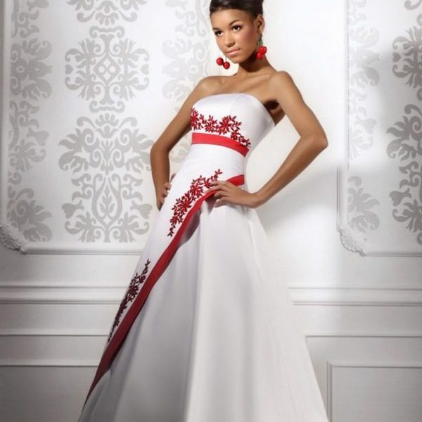 Бело-красное свадебное платье: новый взгляд на традиционный наряд невесты. Фото 17