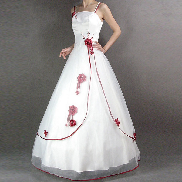 Бело-красное свадебное платье: новый взгляд на традиционный наряд невесты. Фото 20