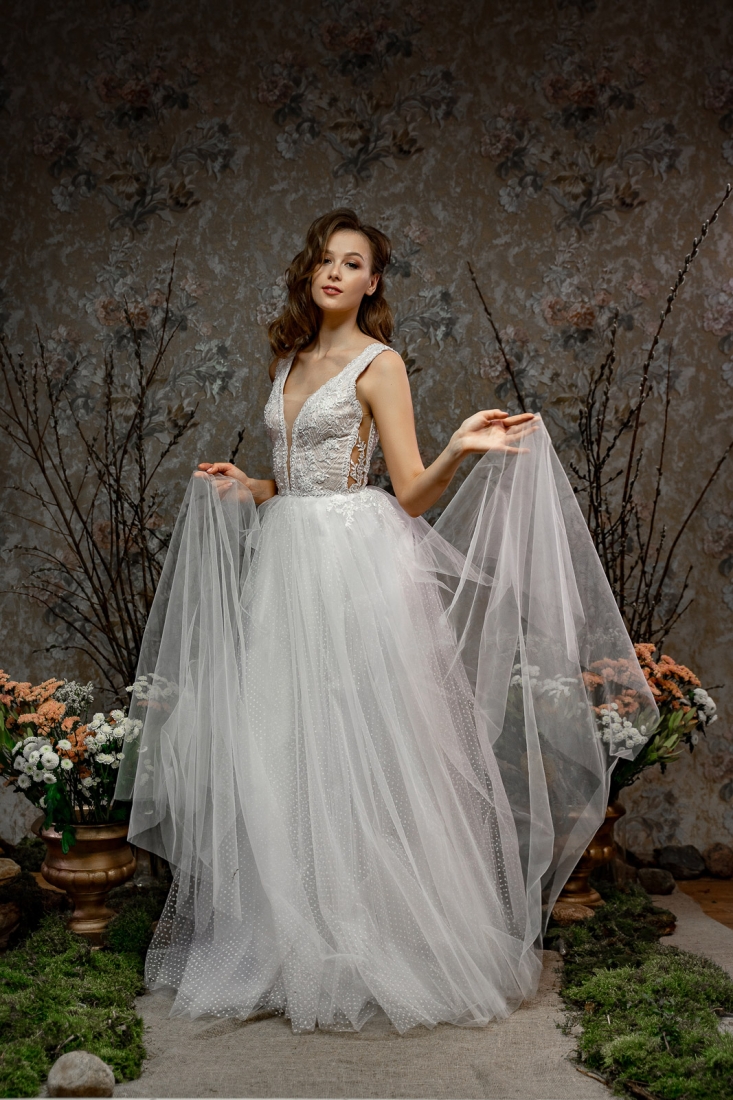 Свадебное платье Beata а-силуэт (принцесса) белое, длинное, пышное, фото, коллекция 2019