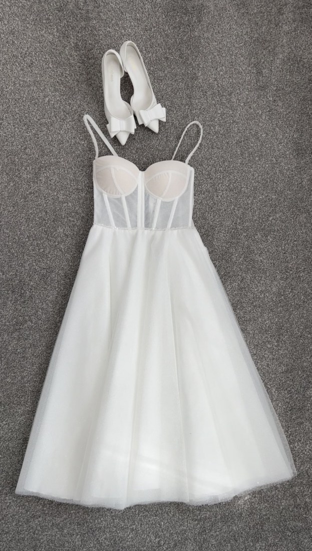 Свадебное платье Victoria а-силуэт (принцесса) айвори, миди, пышное, фото, коллекция 2024