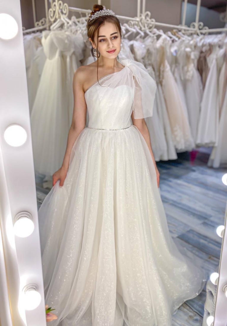 Свадебное платье Ренита а-силуэт (принцесса) белое, из фатина, длинное, в пол, пышное, фото, коллекция 2024