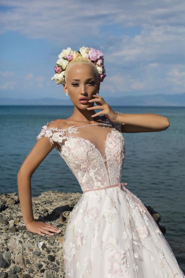 Свадебное платье Beautiful Kataleya (Daria Karlozi) а-силуэт (принцесса) айвори, из фатина, закрытое, длинное, в пол, фото, коллекция 2021