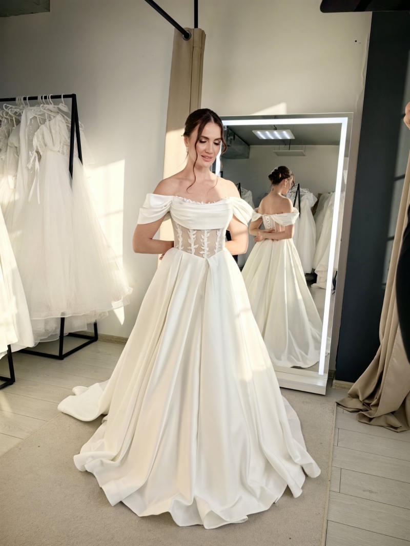 Свадебное платье Нати а-силуэт (принцесса) айвори, из атласа, длинное, в пол, пышное, фото, коллекция 2026