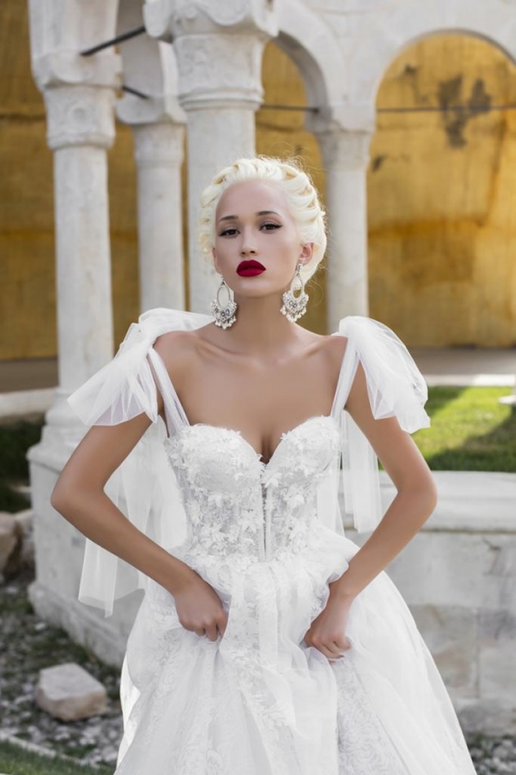 Свадебное платье Confident Hibiscus (Daria Karlozi) а-силуэт (принцесса) айвори, пышное, подходит беременным, большого размера, фото, коллекция 2019
