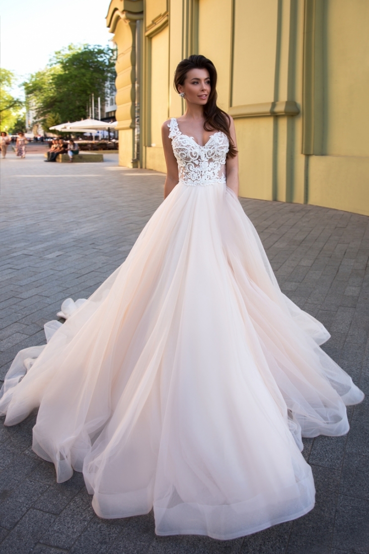 Свадебное платье Cassis Cornuta а-силуэт (принцесса) персиковое, из фатина, фото, коллекция 2020