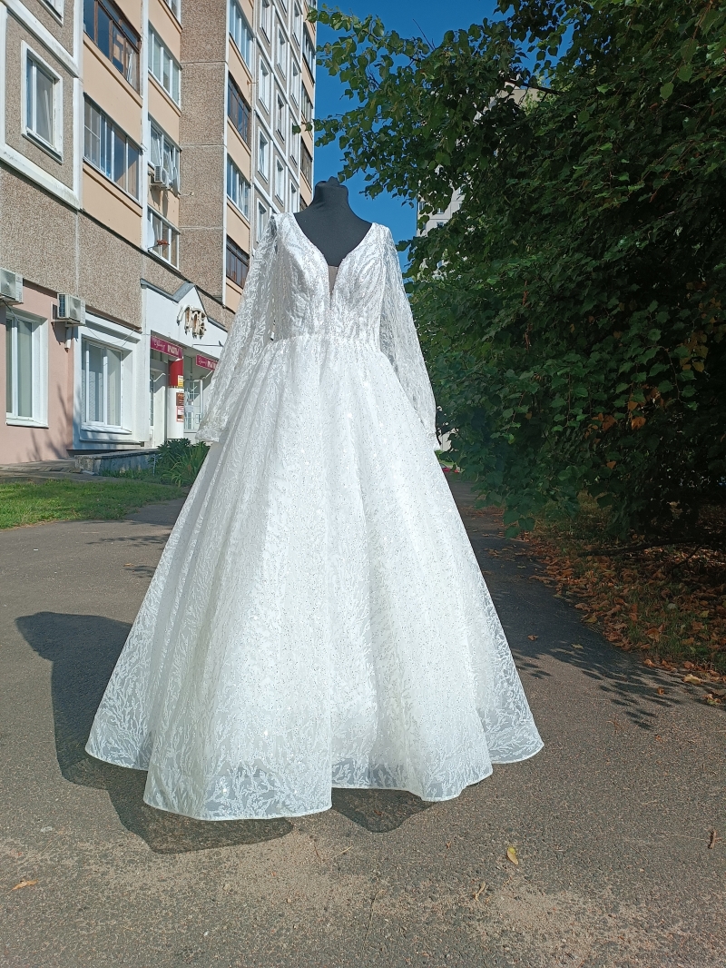 Свадебное платье Маргарита  бальное (пышное) айвори, из фатина, длинное, в пол, пышное, большого размера, фото, коллекция 2023