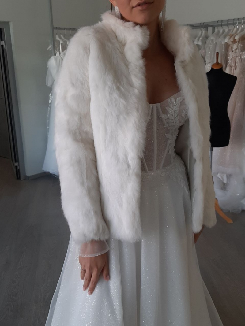Свадебное платье Свадебные шубки из натурального меха а-силуэт (принцесса) айвори, фото, коллекция 2022