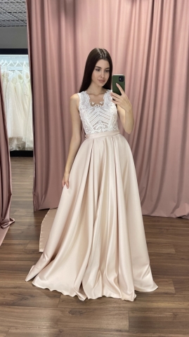 Атласное свадебное платье со шлейфом  купить в Минске