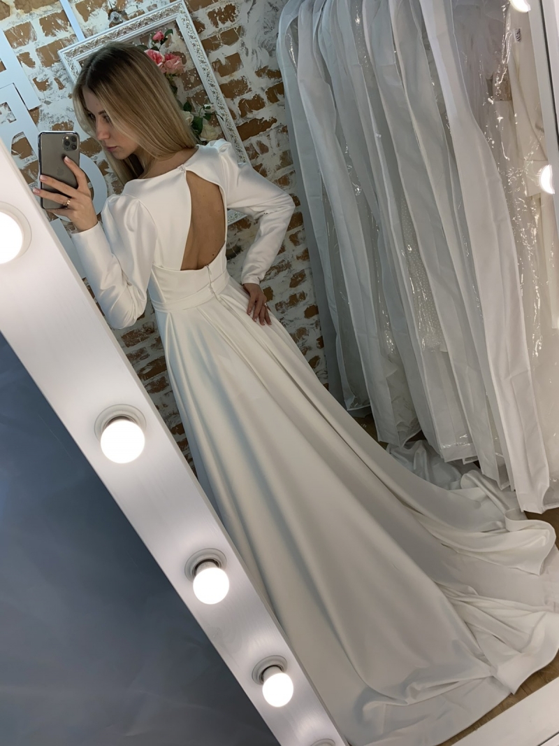 Свадебное платье Hilton lux прямое айвори, из атласа, длинное, в пол, фото, коллекция 2023
